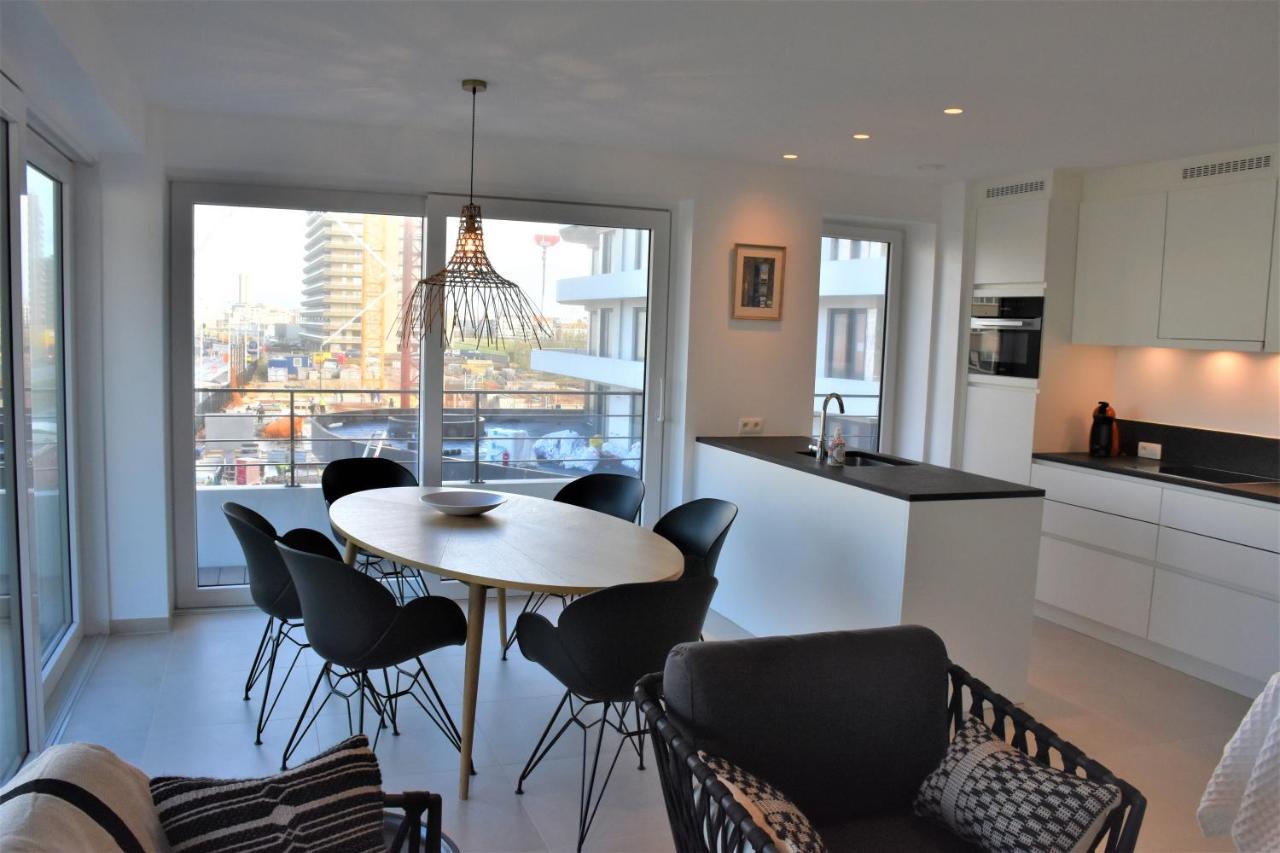 Lichtrijk 2-Slaapkamerappartement Met Zeezicht En Gratis Parking Oostende Exterior foto