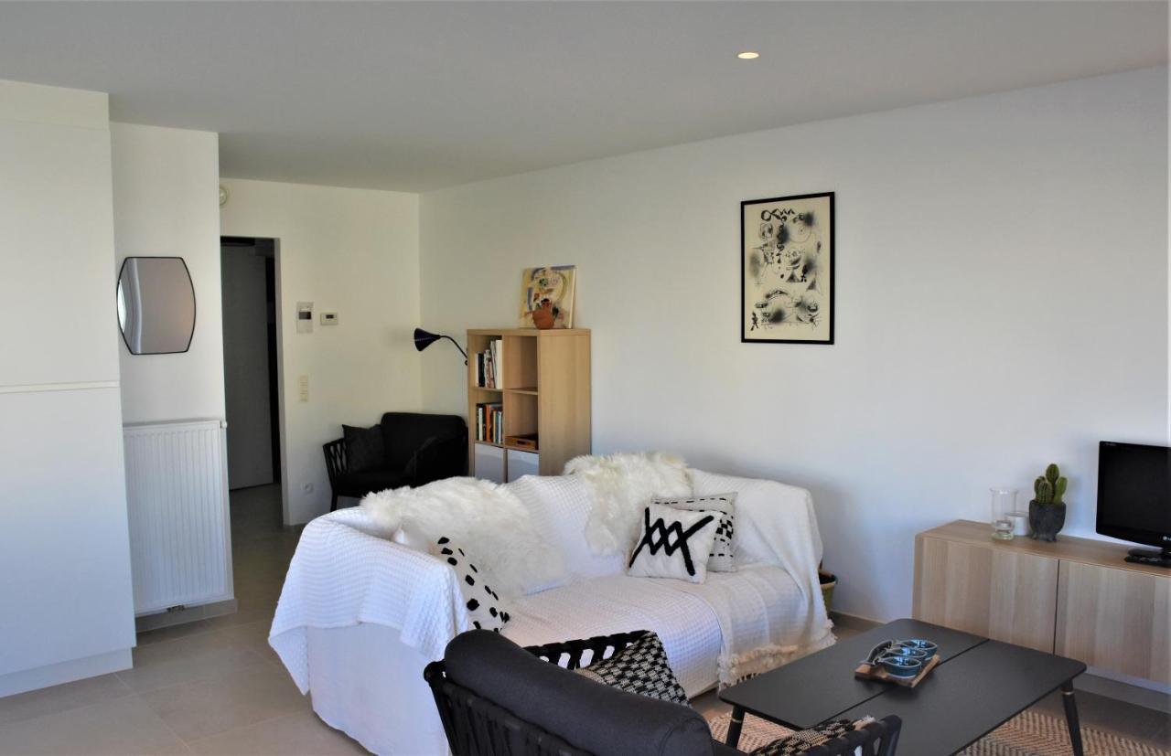 Lichtrijk 2-Slaapkamerappartement Met Zeezicht En Gratis Parking Oostende Exterior foto